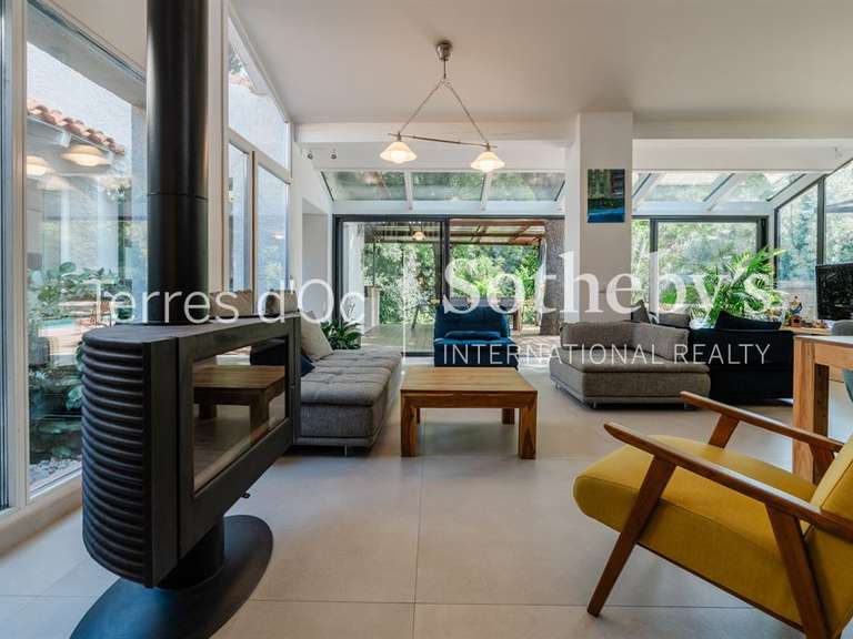Maison Saint-Estève - 6 chambres - 226m²