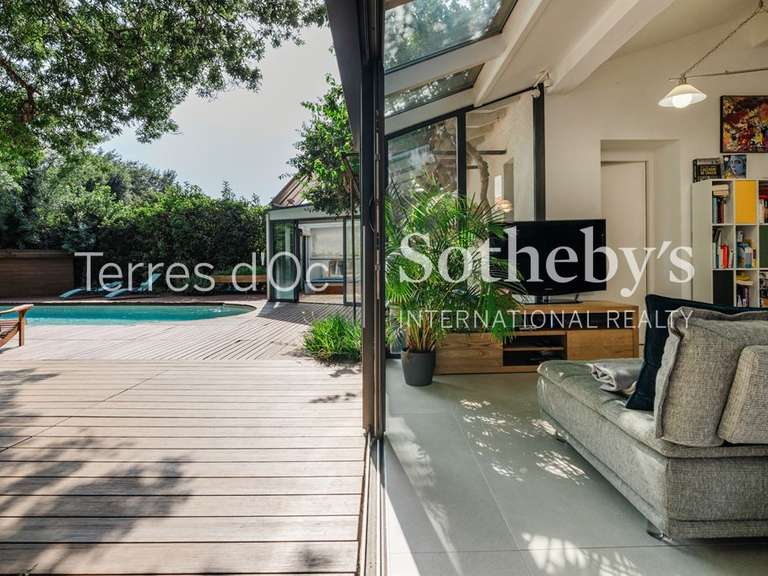 Maison Saint-Estève - 6 chambres - 226m²