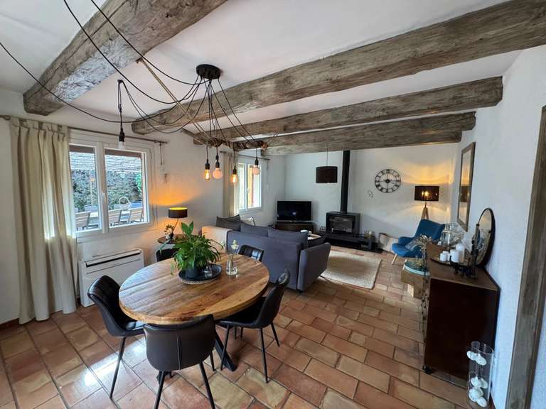 Villa Saint-Estève-Janson - 5 chambres - 147m²