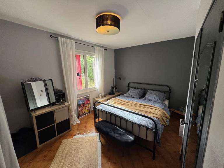 Villa Saint-Estève-Janson - 5 chambres - 147m²