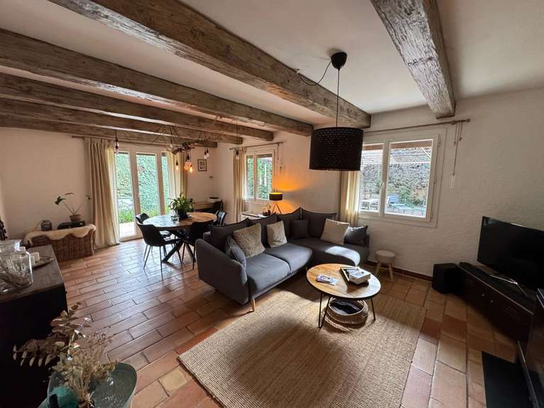 Villa Saint-Estève-Janson - 5 chambres - 147m²