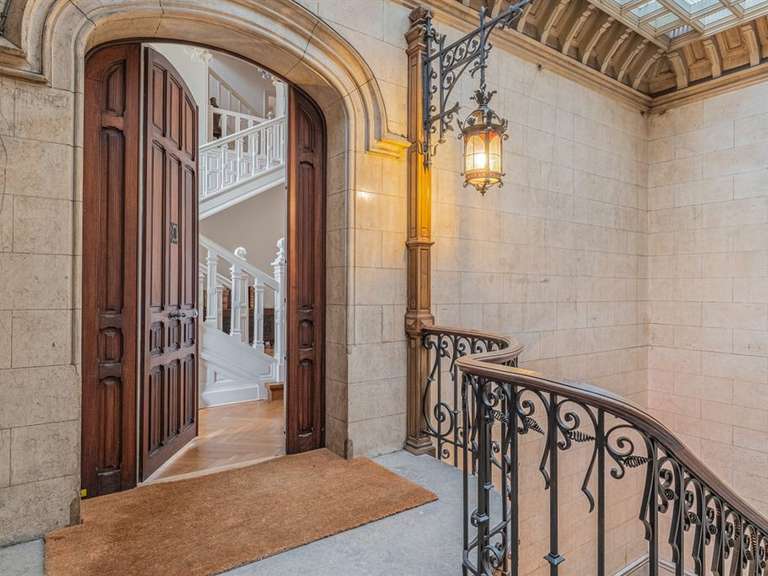 Apartment Saint-Étienne - 5 bedrooms - 544m²