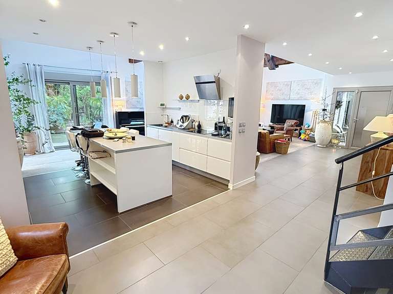 Maison Saint-Étienne - 4 chambres - 270m²