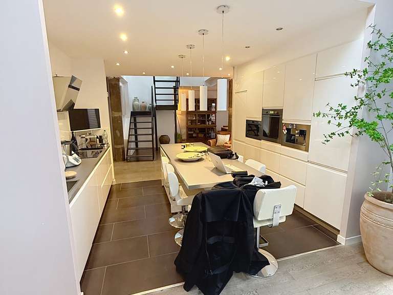 Maison Saint-Étienne - 4 chambres - 270m²