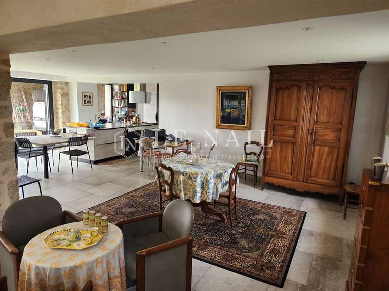 House Saint-Étienne - 5 bedrooms - 388m²