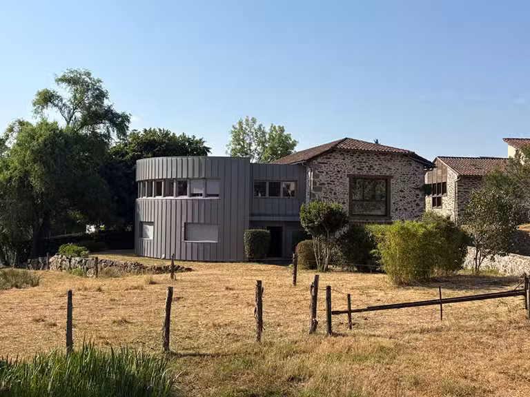 Maison Saint-Étienne-de-Maurs - 4 chambres - 243m²