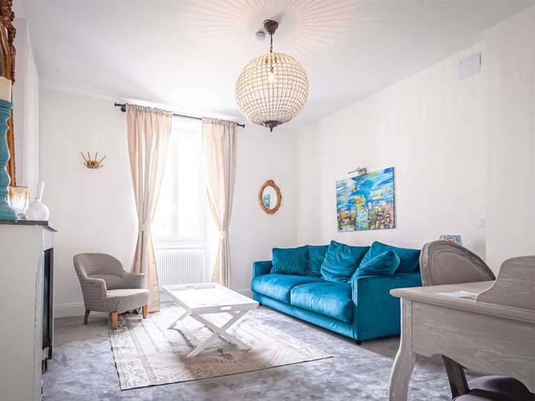 Château Saint-Étienne-de-Saint-Geoirs - 15 chambres - 1200m²