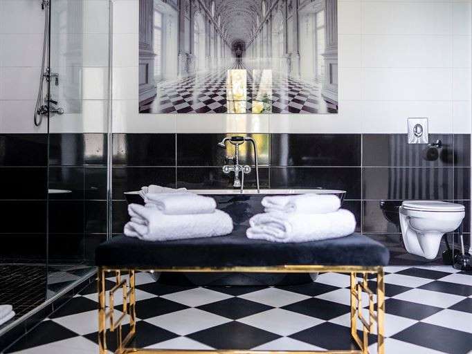 Château Saint-Étienne-de-Saint-Geoirs - 15 chambres - 1200m²