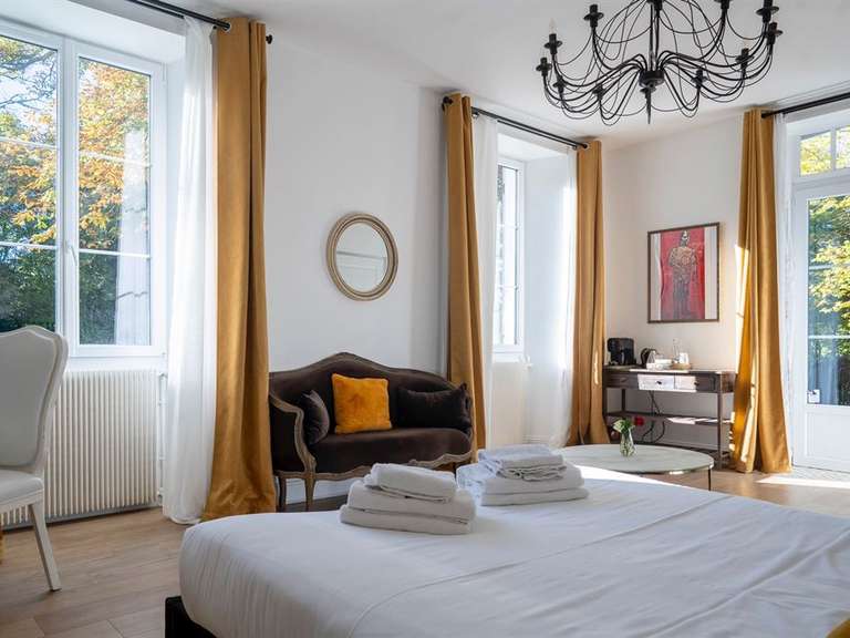 Château Saint-Étienne-de-Saint-Geoirs - 14 chambres - 1200m²