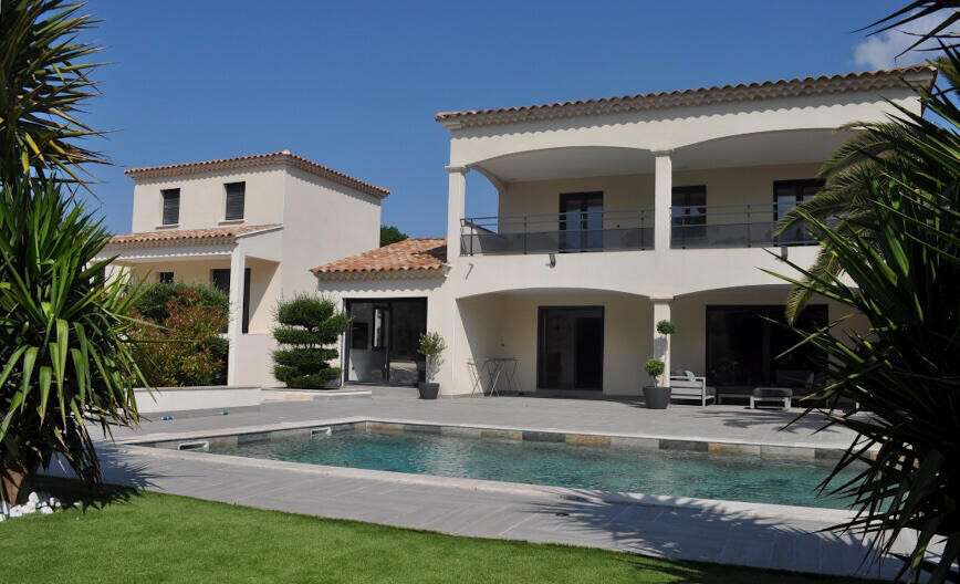 Sale House SaintÉtienneduGrès 1 125 000€