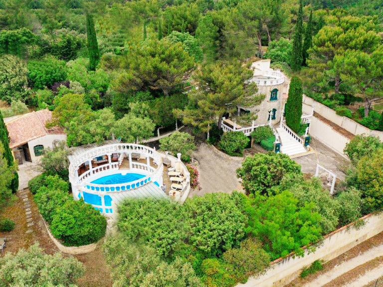 Sale House Saint-Étienne-du-Grès - 7 bedrooms