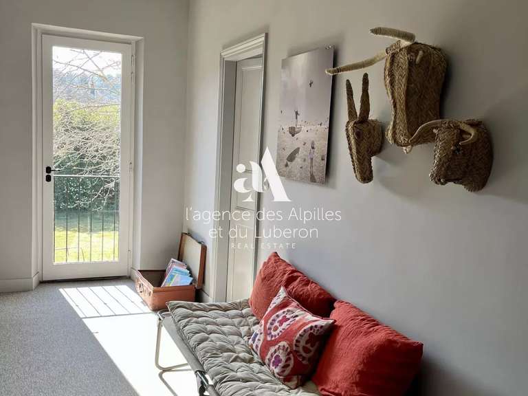 Maison Saint-Étienne-du-Grès - 4 chambres - 2000m²