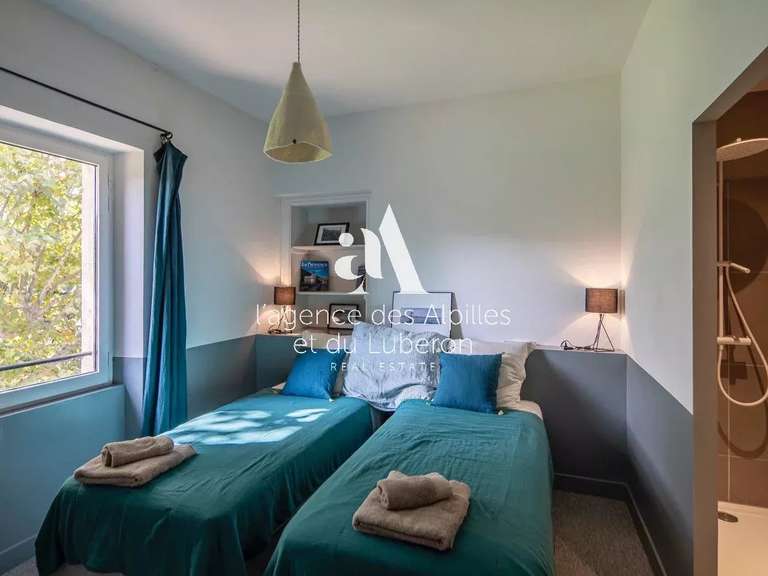 Maison Saint-Étienne-du-Grès - 4 chambres - 2000m²