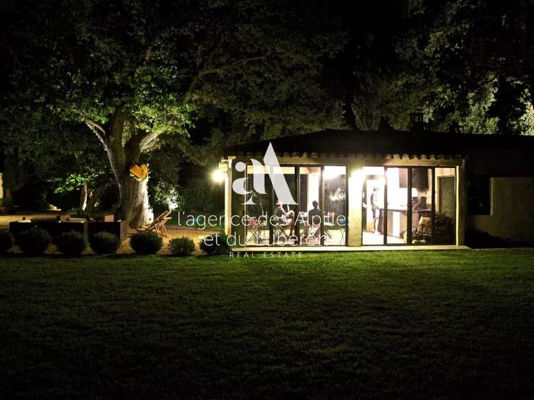 Maison Saint-Étienne-du-Grès - 7 chambres - 400m²