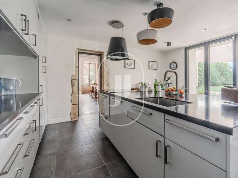 Maison Saint-Étienne-du-Grès - 10 chambres - 466m²