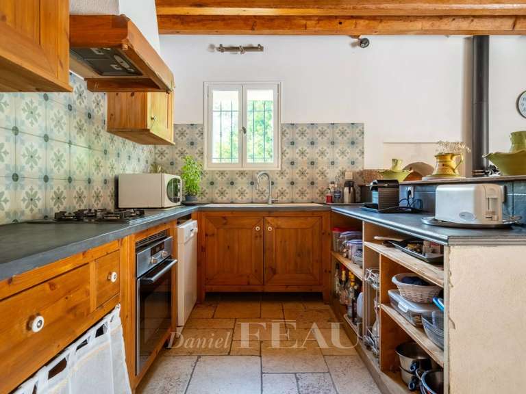 Maison Saint-Étienne-du-Grès - 5 chambres - 408m²