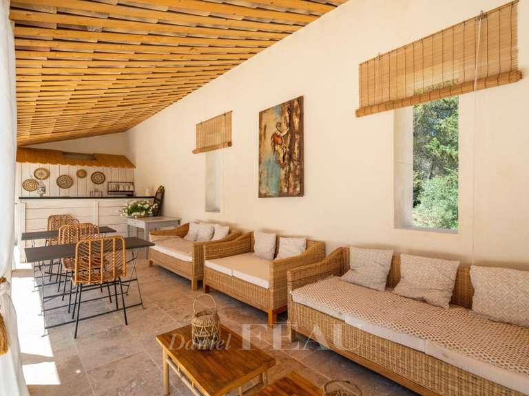 Maison Saint-Étienne-du-Grès - 5 chambres - 408m²