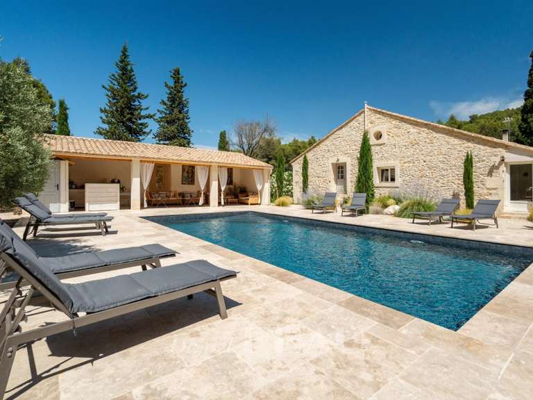 Maison Saint-Étienne-du-Grès - 5 chambres - 408m²