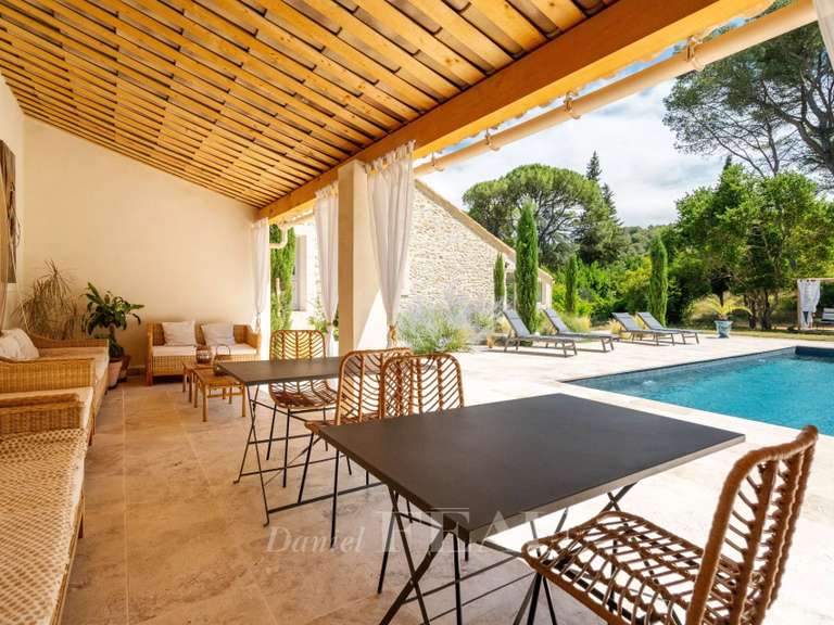 Maison Saint-Étienne-du-Grès - 5 chambres - 408m²