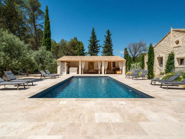 Maison Saint-Étienne-du-Grès - 5 chambres - 408m²