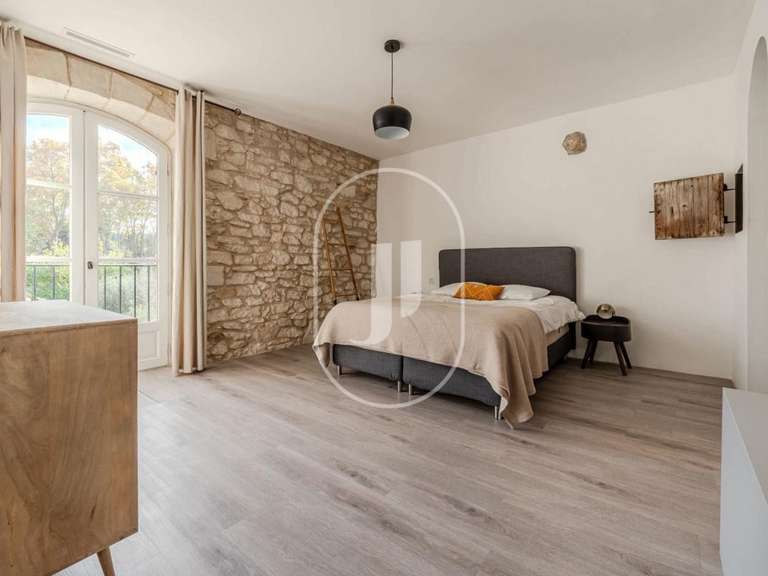 Maison Saint-Étienne-du-Grès - 5 chambres - 259m²