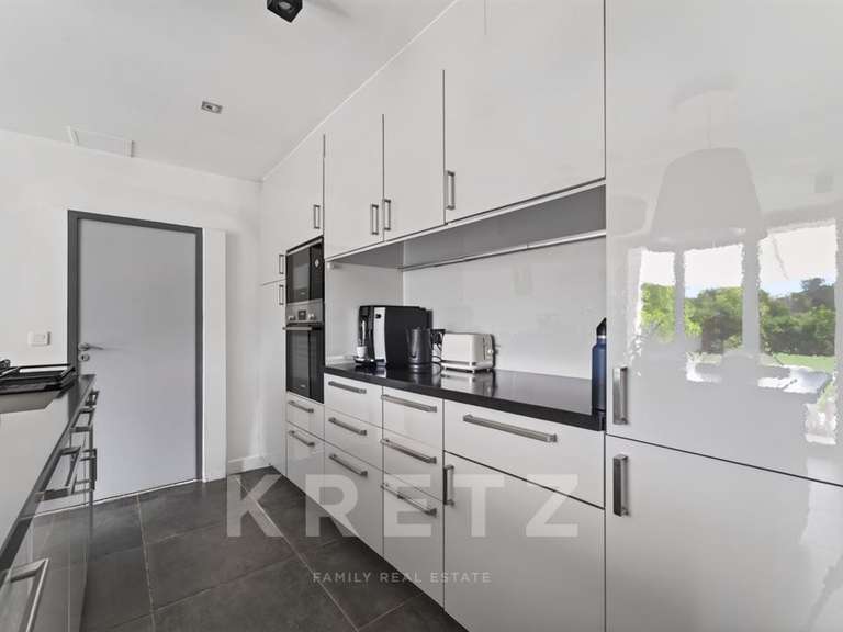 Maison Saint-Étienne-du-Grès - 8 chambres - 495m²