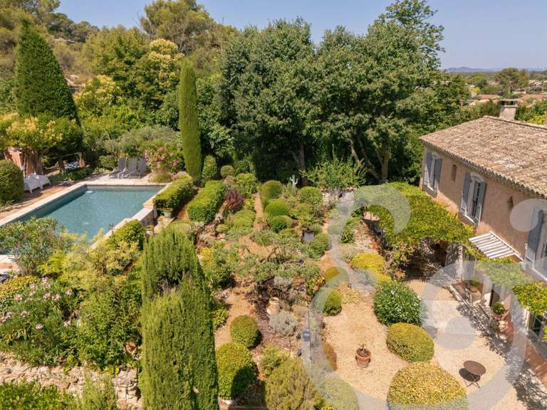 Maison Saint-Étienne-du-Grès - 193m²