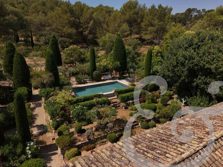 Maison Saint-Étienne-du-Grès - 193m²