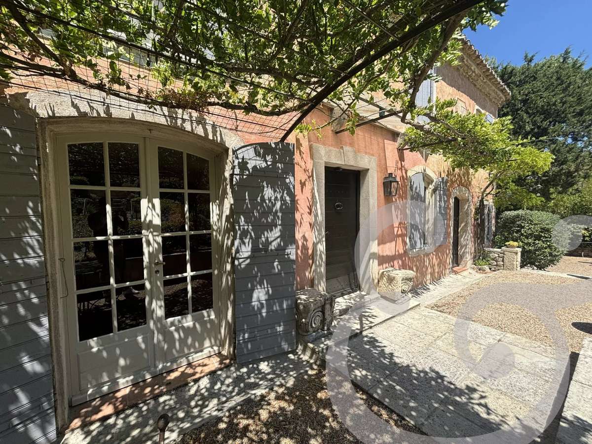 Maison Saint-Étienne-du-Grès