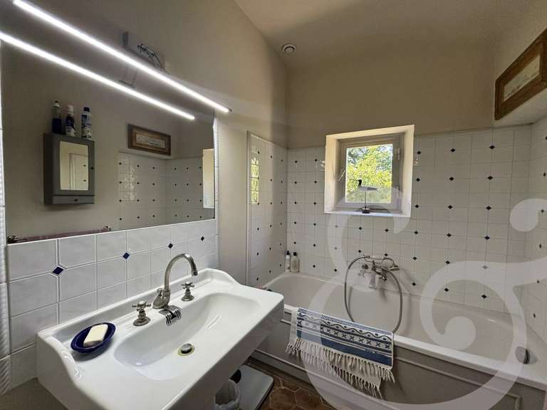 Maison Saint-Étienne-du-Grès - 193m²