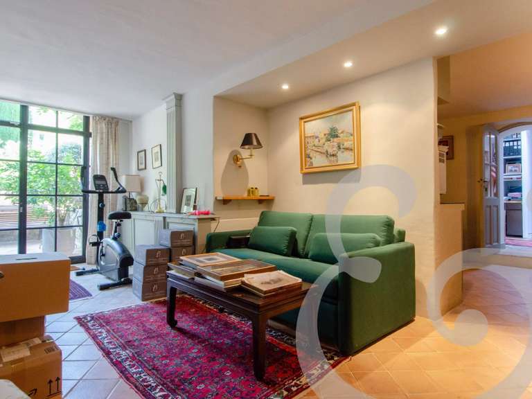 Maison Saint-Étienne-du-Grès - 193m²