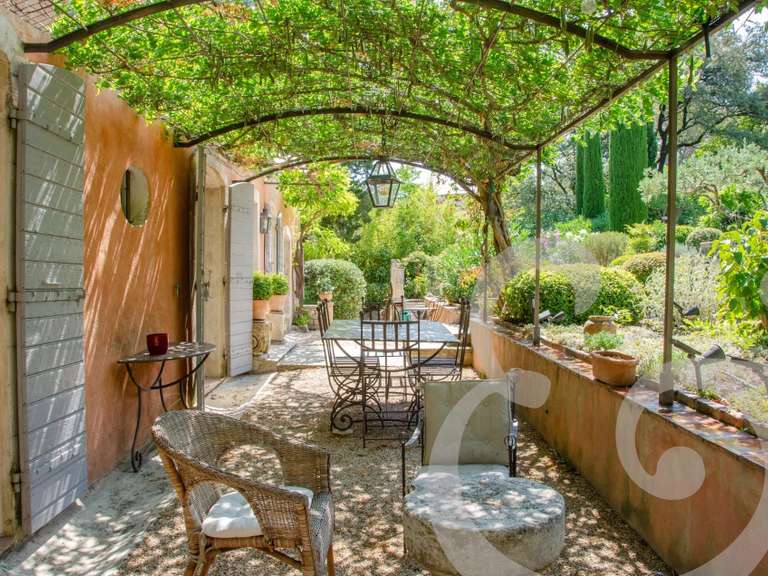 Maison Saint-Étienne-du-Grès - 193m²