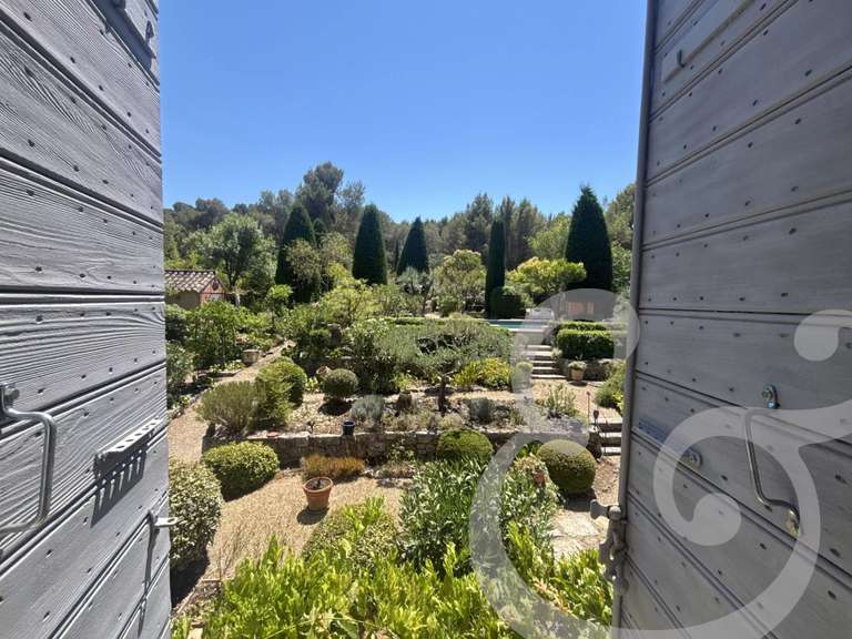Maison Saint-Étienne-du-Grès - 193m²