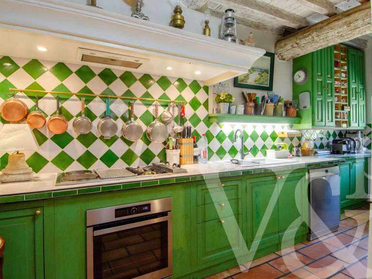 Maison Saint-Étienne-du-Grès - 193m²