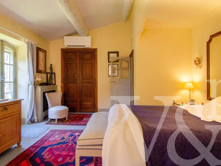 Maison Saint-Étienne-du-Grès - 193m²