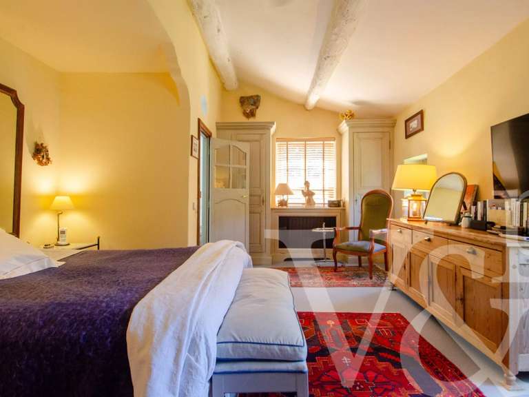 Maison Saint-Étienne-du-Grès - 193m²