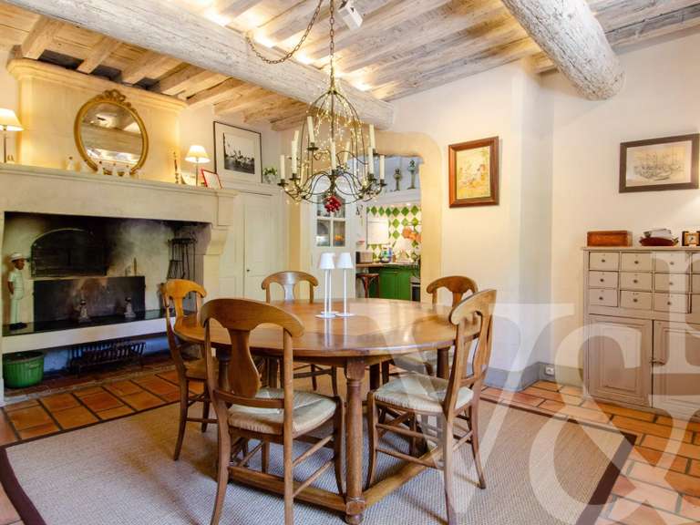 Maison Saint-Étienne-du-Grès - 193m²