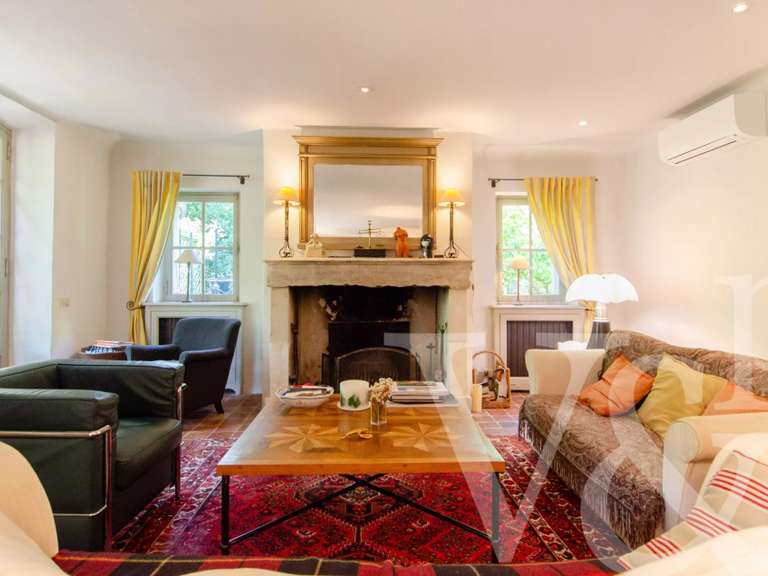 Maison Saint-Étienne-du-Grès - 193m²