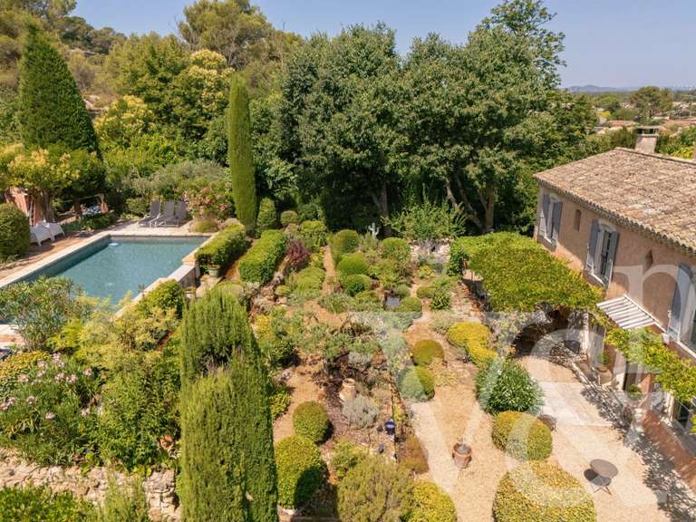 Maison Saint-Étienne-du-Grès - 193m²