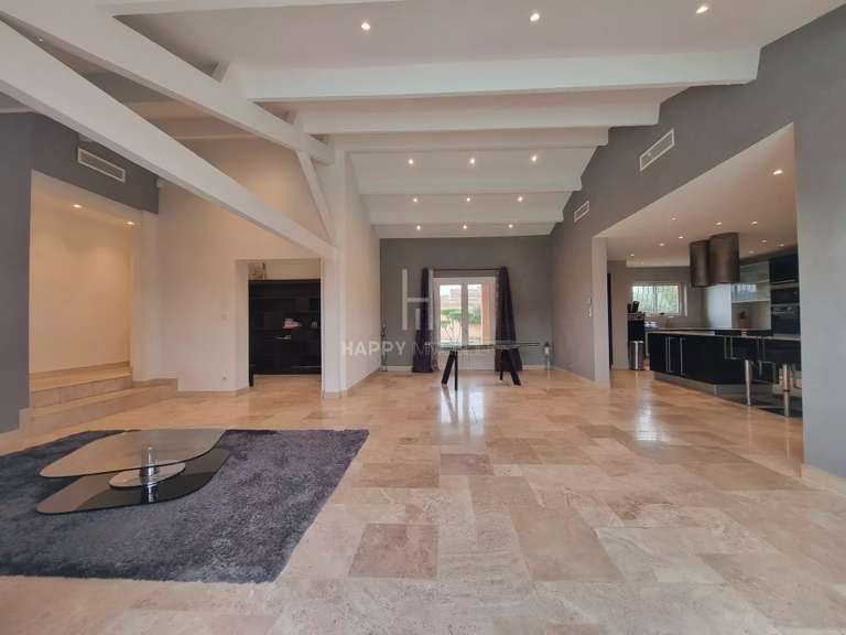 Maison Saint-Étienne-du-Grès - 3 chambres - 250m²