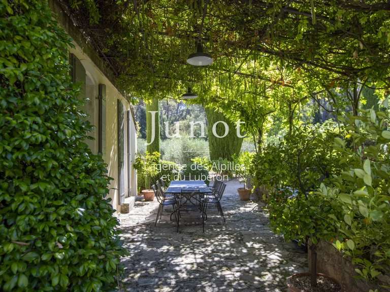 Maison Saint-Étienne-du-Grès - 5 chambres - 275m²