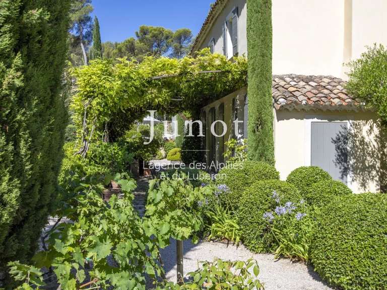 Maison Saint-Étienne-du-Grès - 5 chambres - 275m²