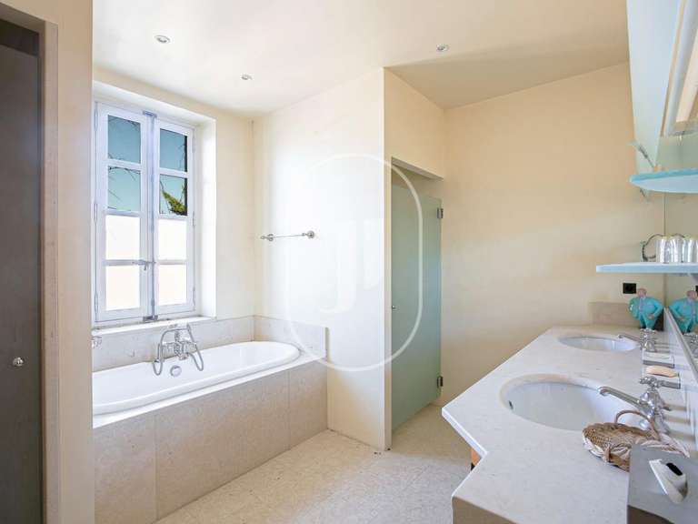 Property Saint-Étienne-du-Grès - 10 bedrooms - 520m²