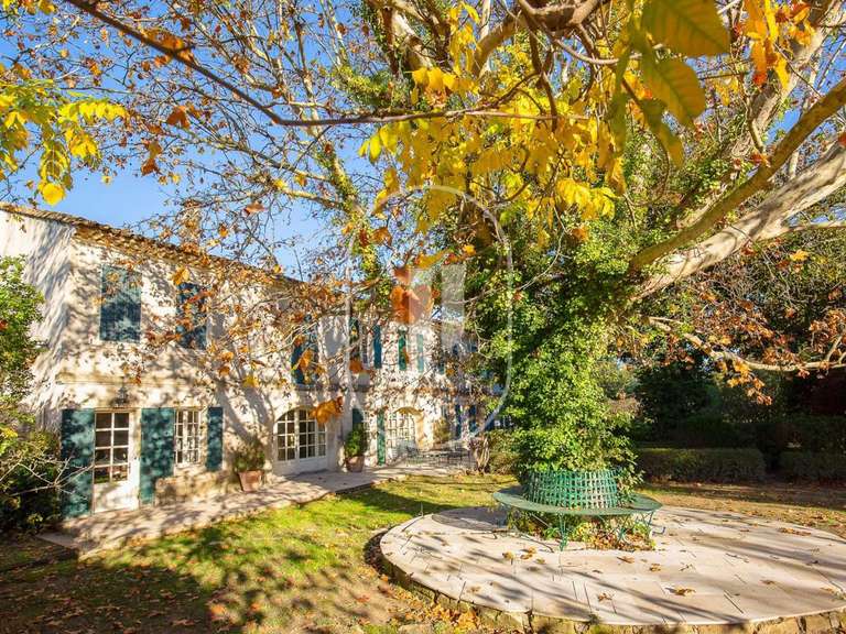 Property Saint-Étienne-du-Grès - 10 bedrooms - 520m²