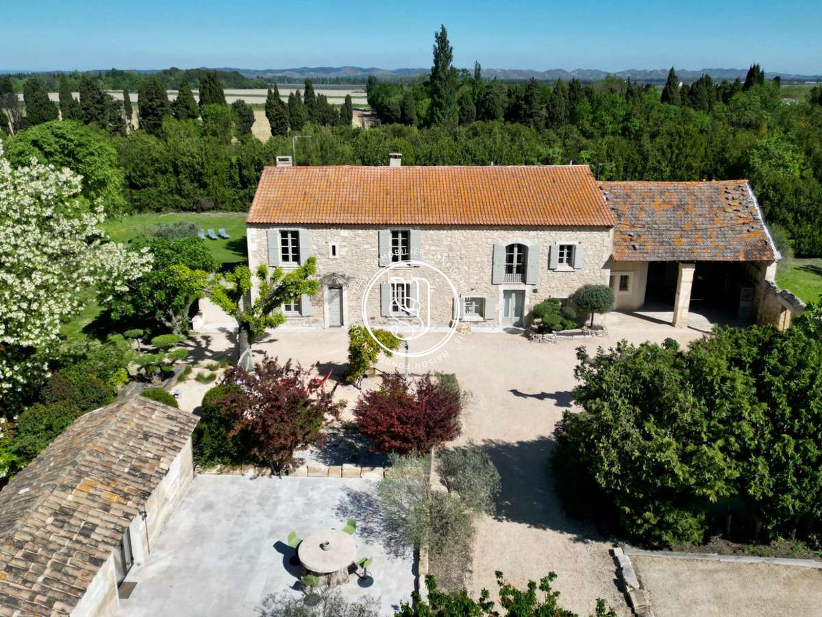 Villa Saint-Étienne-du-Grès