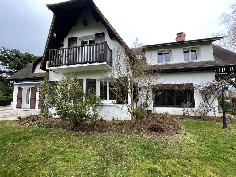 House Saint-Étienne-du-Rouvray - 6 bedrooms - 292m²