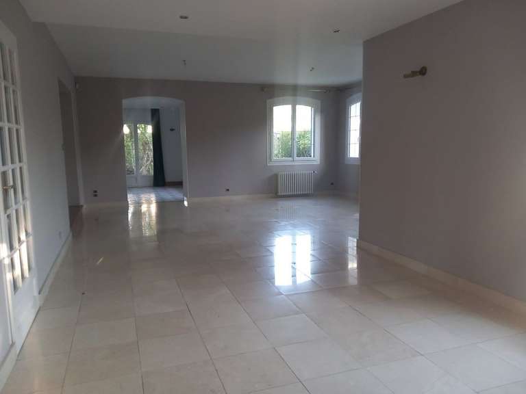 Maison Saint-Étienne-du-Rouvray - 6 chambres - 292m²