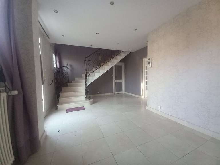 Maison Saint-Étienne-du-Rouvray - 6 chambres - 292m²