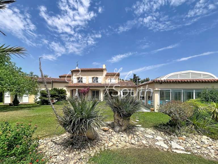 Villa Saint-Féliu-d'Avall - 5 chambres - 315m²