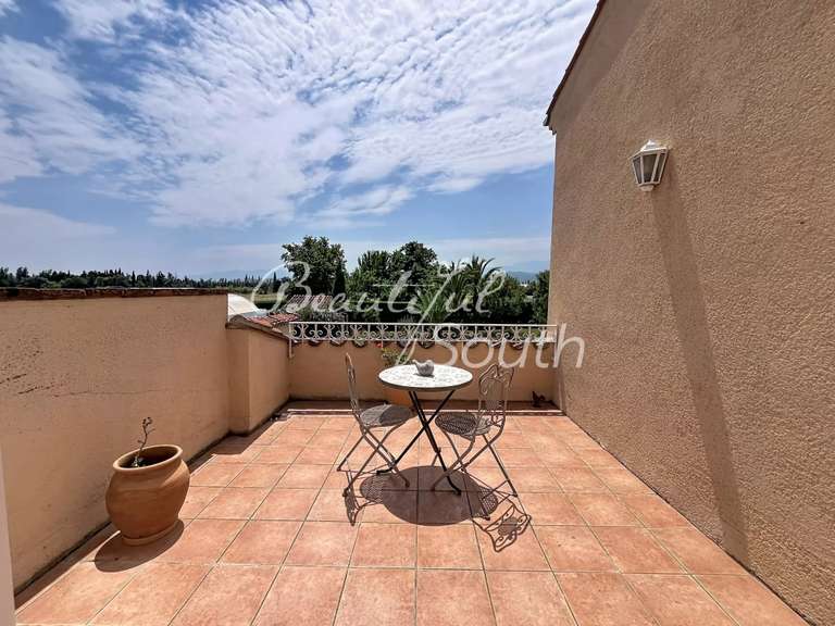Villa Saint-Féliu-d'Avall - 5 chambres - 315m²